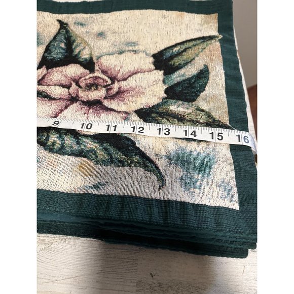 Set of eight green cloth placemats with flowers - Picture 4 of 5